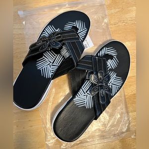 New Never Worn Flip Flop Sandals
